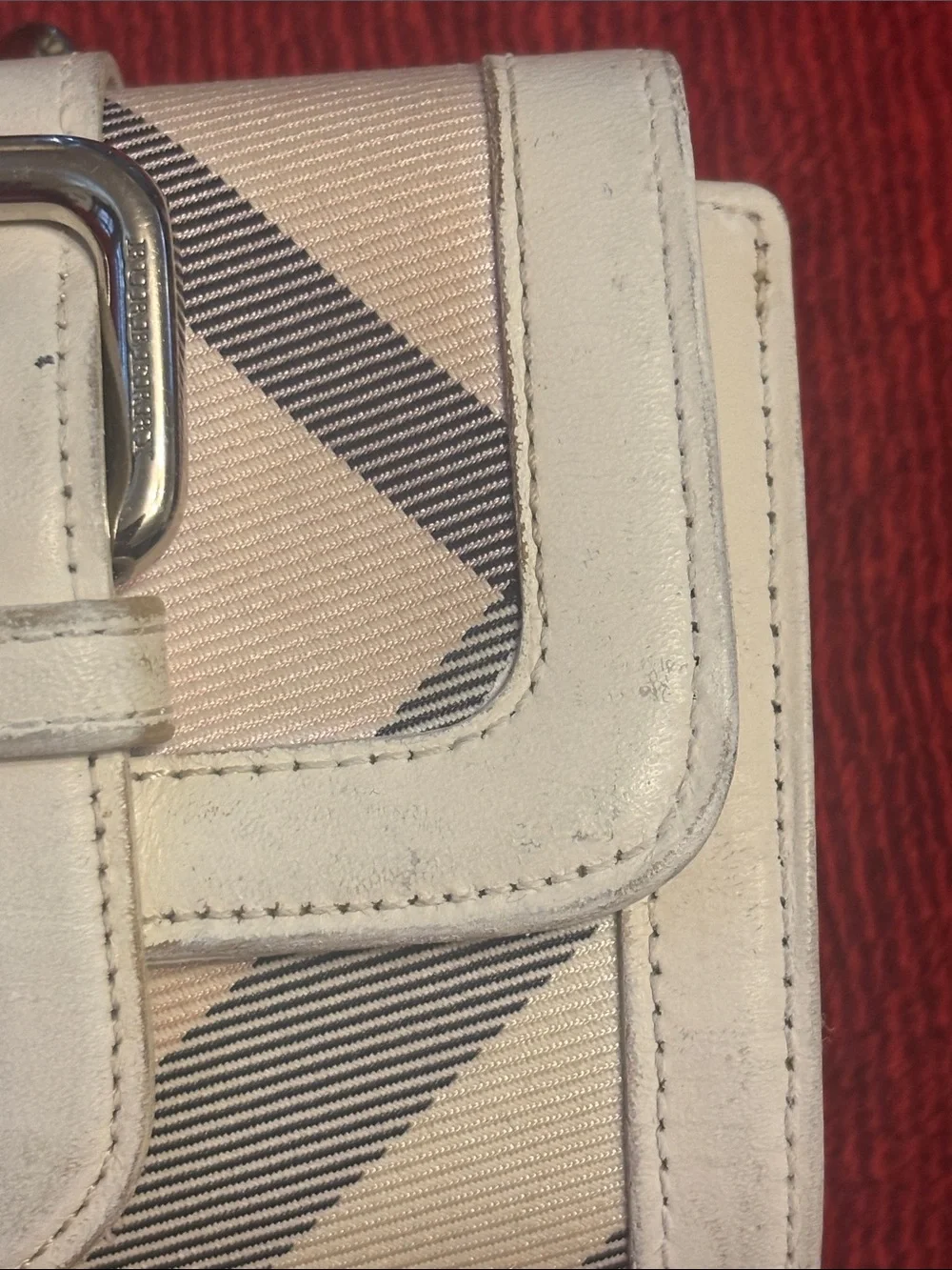 Burberryblu label  Cream and Beige Buckle Accent kisslock  Wallet